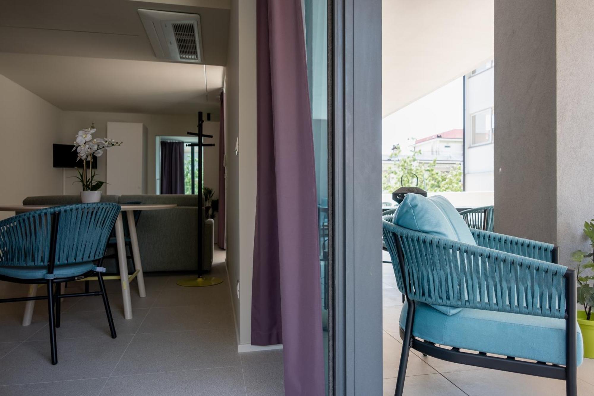 Aparthotel Zefiro Com Design, Large Terrace, Bike, Near Beach And Thermal Grado Bagian luar foto